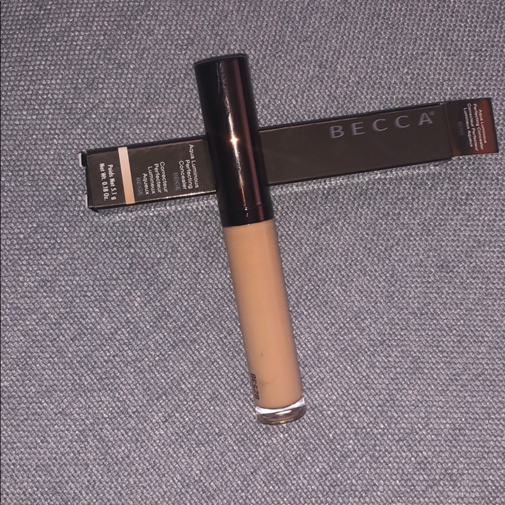 BECCA concealer - Picture 1 of 4